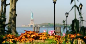 Homepage, Statue